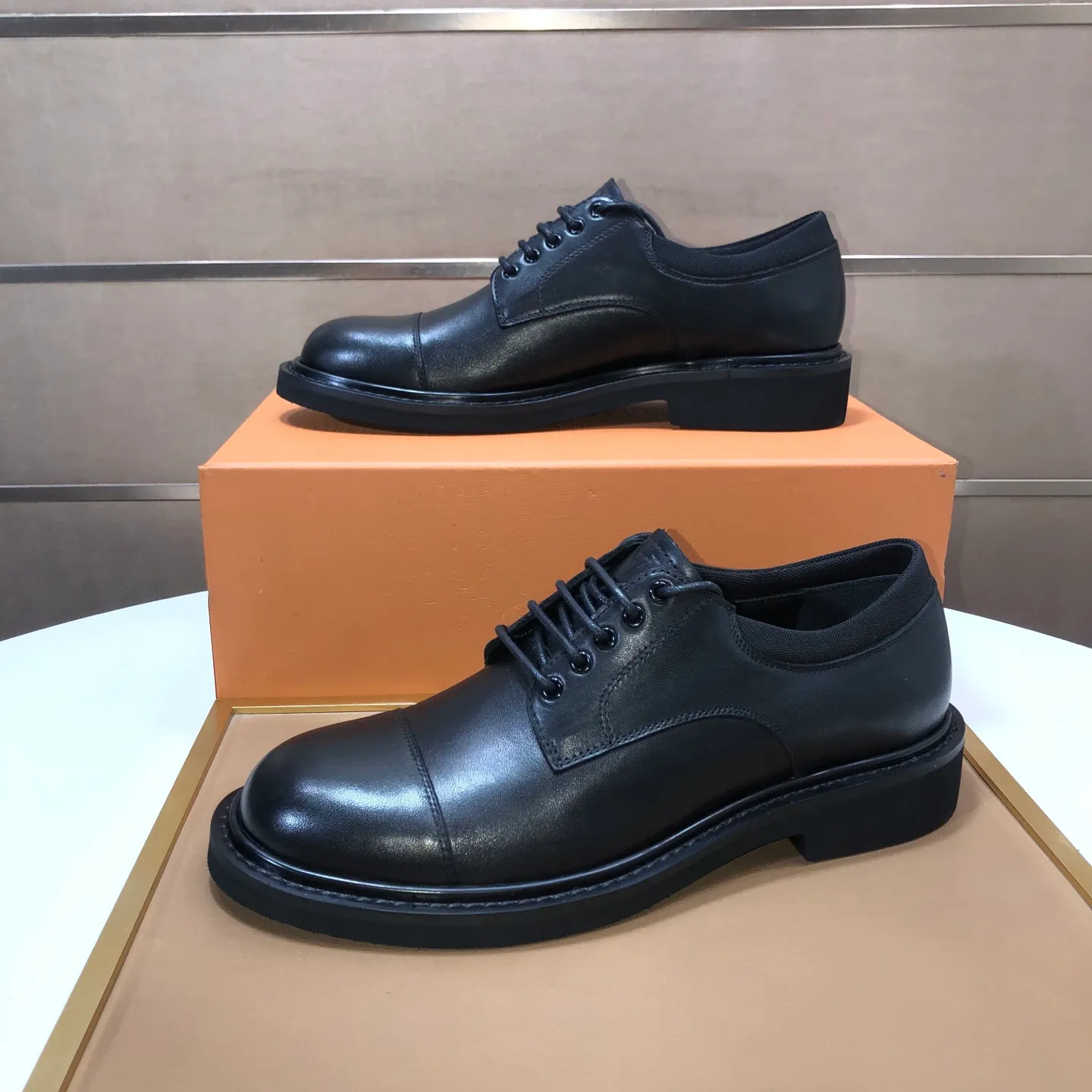Men's men's shoes 💰660💰[LOUIS VUITTON] (original order) new style 🍀LV Louis Vuitton * - top version of LV classic leather shoes! Made of imported original single cowhide, original leather side strips and wear-resistant rubber outsole! High quality products! Code number 39-44 (38.45 customized)
